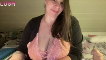 HornyMilfLeah  29-10-2021